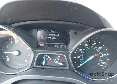 2016 Ford Escape Titanium z USA, uszkodzony, nr VIN 1FMCU9JX1GUC33014